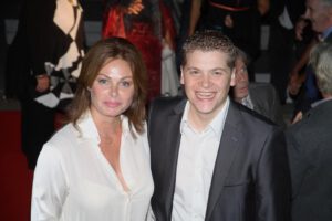 Macha Polikarpova actrice comédienne Les Mystères de l'amour premiers baisers ab Clément Brun